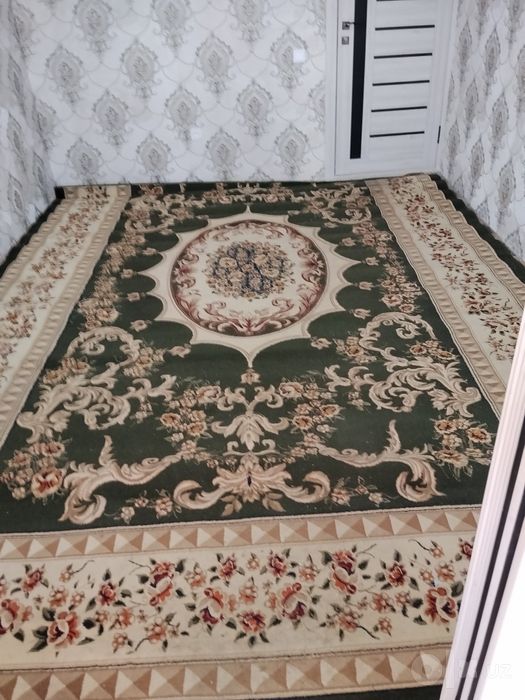 Продаются ковры.