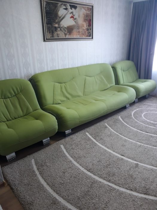 Продам диван с креслами