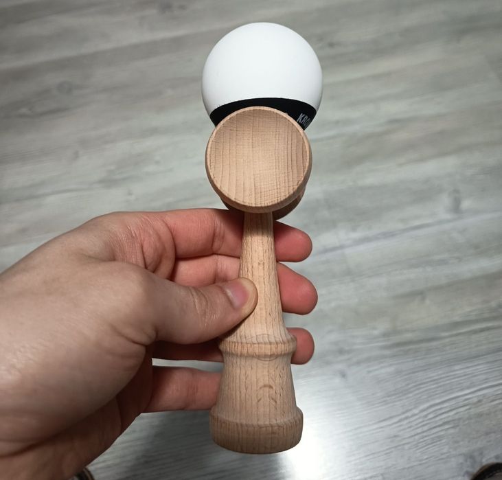 NEW! Kendama Krom.