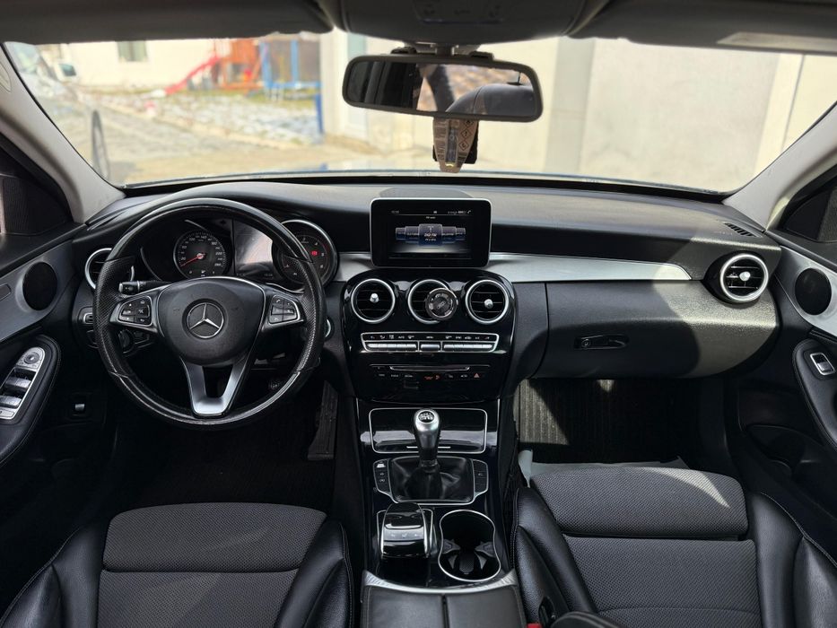 Mercedes C200 , Avantgarde , 2015 , Culoare Superbă