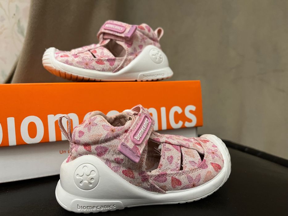 Сандали за момиче Biomecanics -19 размер