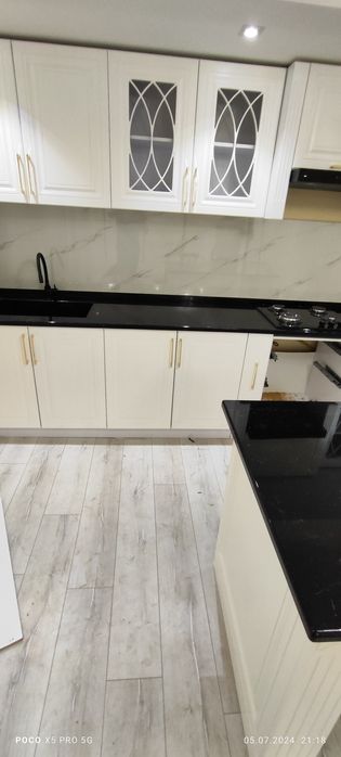 Oshxona Mexmonxona va Ofislar uchun Akrilniy Tosh