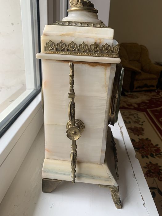 Антикварные часы