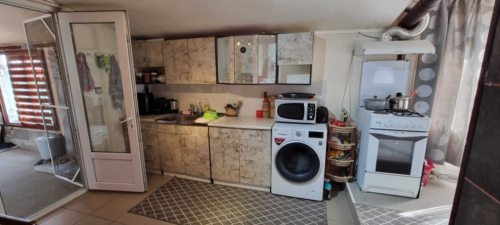 1791-Продава се едноетажна тухлена на гредоред къща в кв. "Хърсате"!