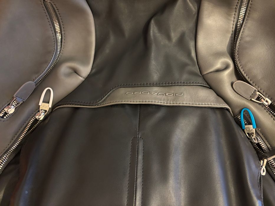 Нова раница PIQUADRO