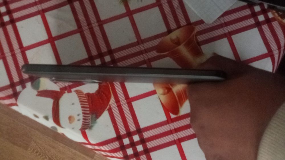 Vând telefon  honor 200