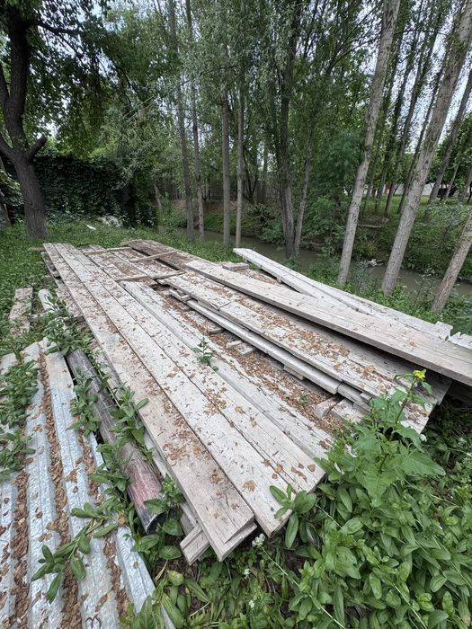 Продется шкаф, столь, опалубка, трубы