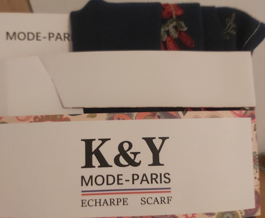 Sal damă superb din cașmir nou cu eticheta