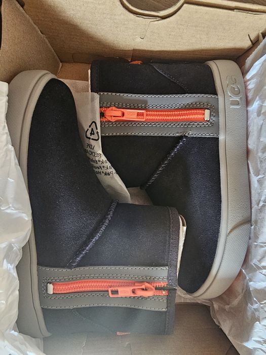 Ugg baieti  marime 28.5