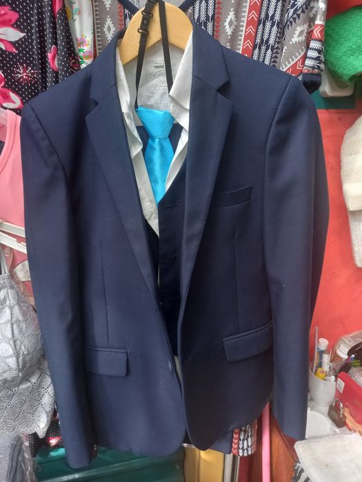 Продам костюм в школу