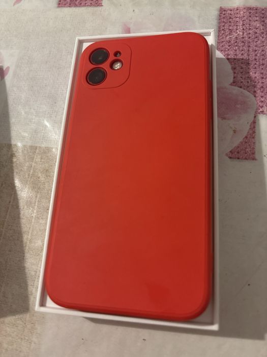 iPhoe 11 pro нов с 1 година гаранция и iPhone 11 поти нов 85% батерия