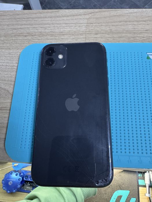 Айфон 11/128 гига память