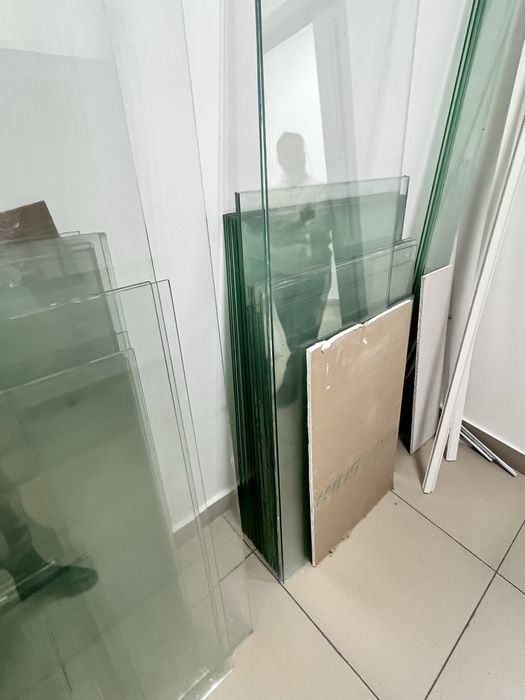 Отдам стекла разных размеров