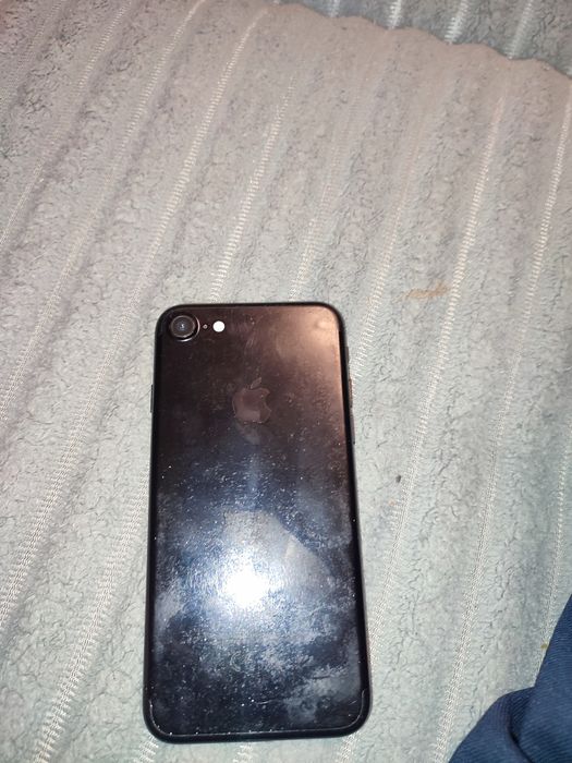 Продам Iphone 7 недорого торг