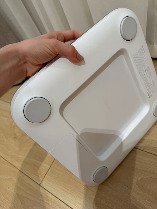 Умные весы Xiaomi Mi Body Fat Smart Scale S400 (белый)