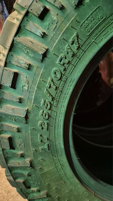 Продам внедорожную резину Nitto Trail Grappler M/T 265/70 R17