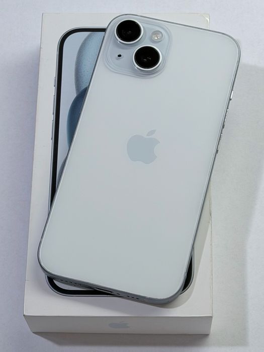 iPhone 15 Blue 94% battery