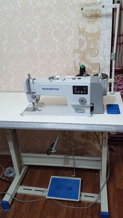 Tikuv mashinalari sotiladi