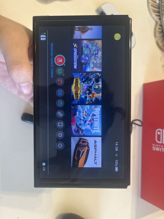 Nintendo Switch OLED 2025