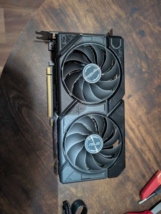 Видео Карта ASUS DUAL RTX 4060 OC
