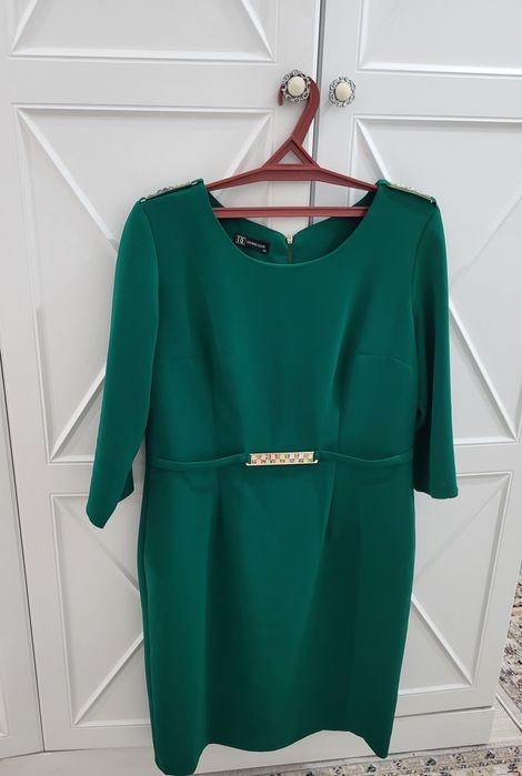 Продам женское платье,  размер 50-52