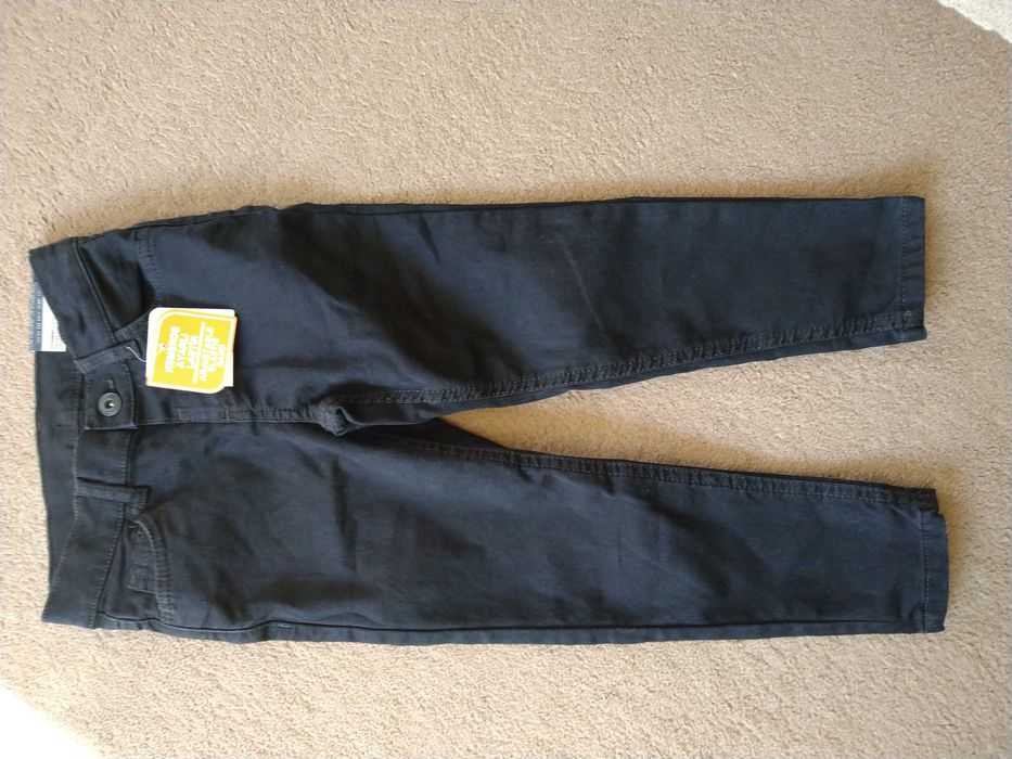 Дънки нови 3-4 г.