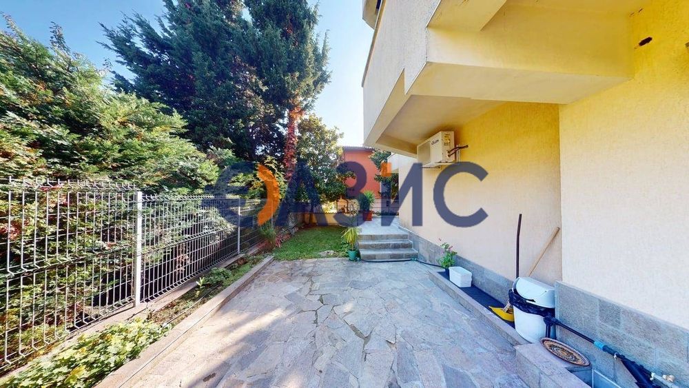 Продава се Къща в к.к. Слънчев бряг - 415 кв.м за 1100 €/кв.м - Снимка #12