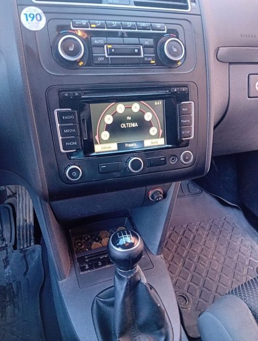 VOLKSWAGEN Touran 2012 — imagine 3