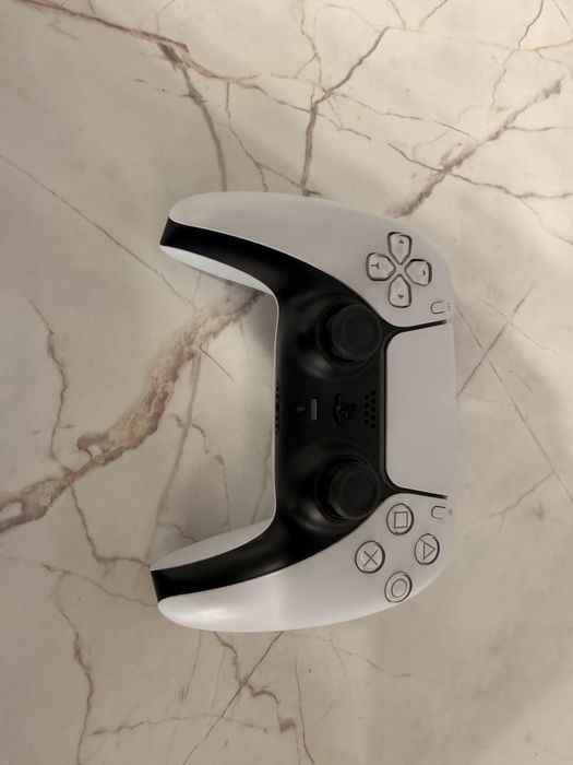 Продаю Play station 5