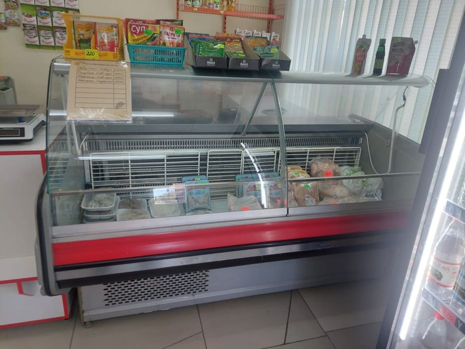 Продам морозильную витрину