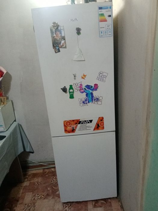 Холодильник AVA.