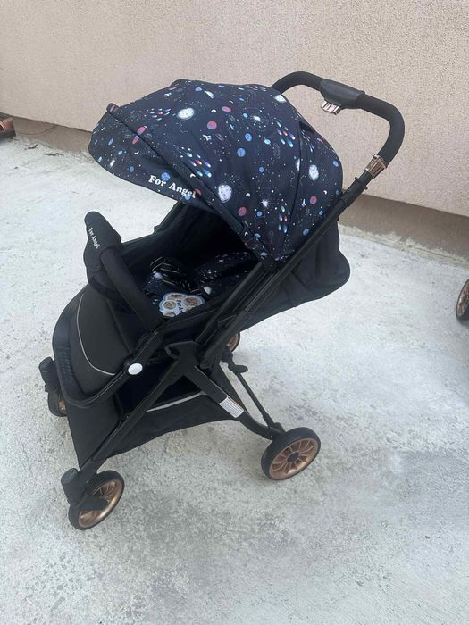 Carucior sport cu pozitie de somn si mâner reversibil, tip troller