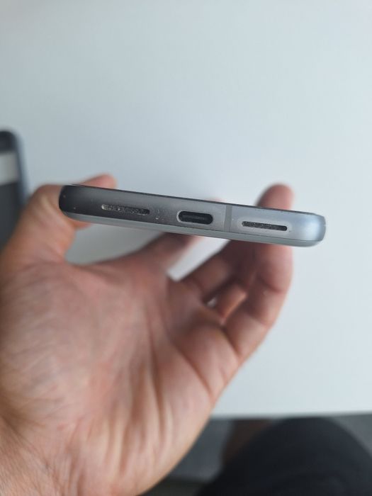 Телефон Google Pixel 8