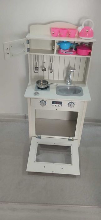 Детска дървена кухня