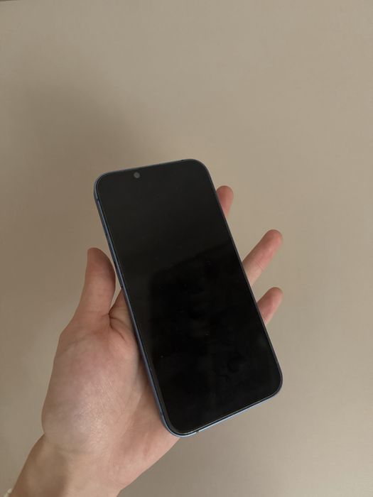 iPhone 13 в отличном состоянии