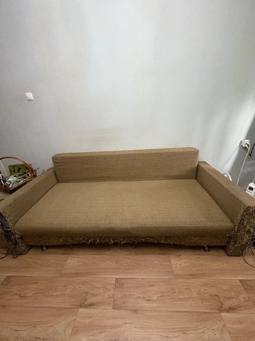 Отдадим старый диван