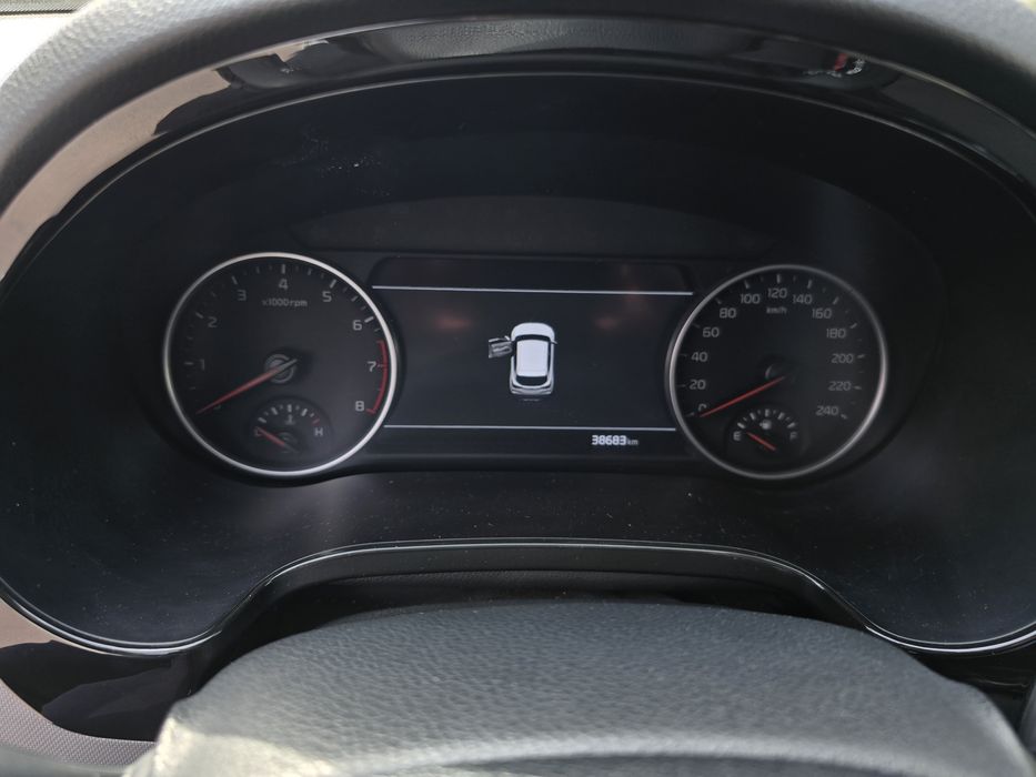 Продаю KIA seltos prestige