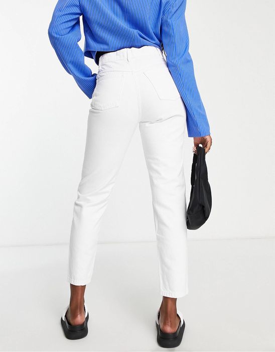 Джинсы moms от Mango