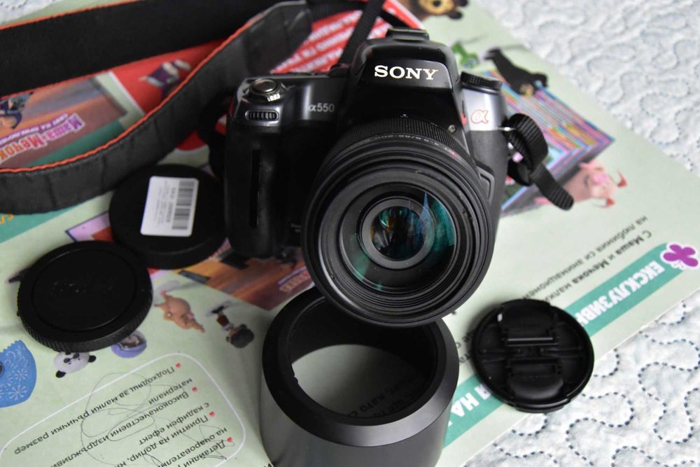 Sony A550 + kit 18-55 + 2 батерии + Lowepro Edit 140 чанта!