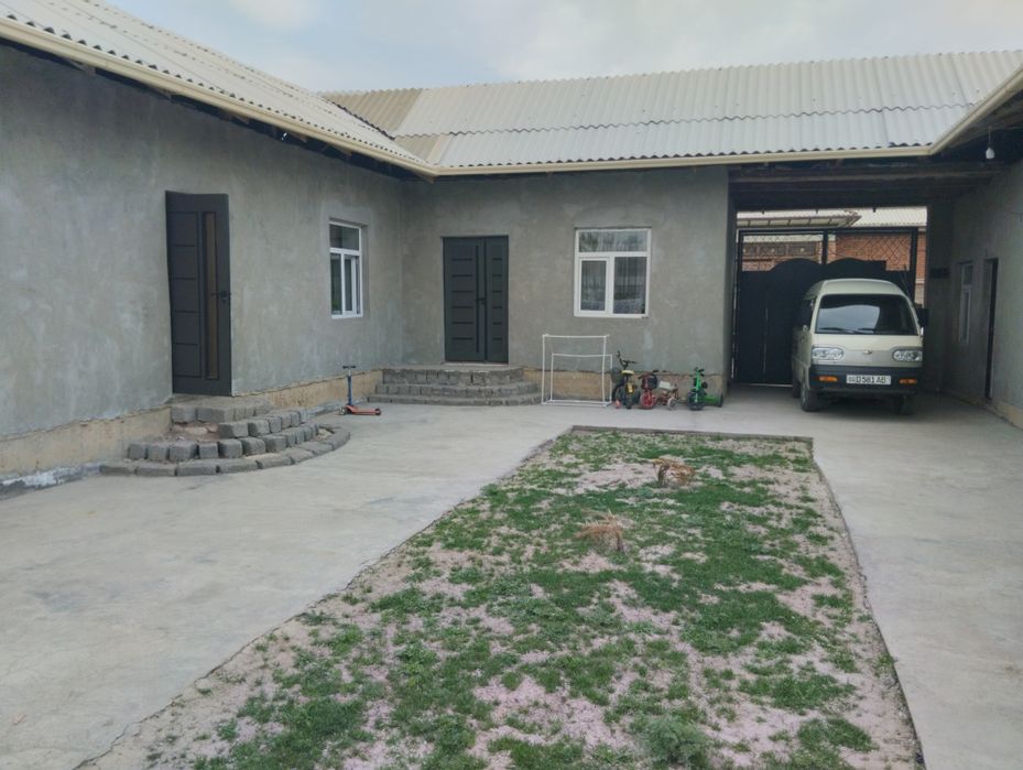 Ховли уй сотилади