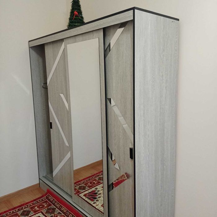 Сдается 2 комнатная квартира рядом базар Кадышева и школа 151