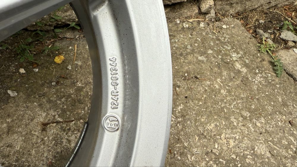 Джанти / 7J / 17 Цола/ 5х112/ Ет 50 / Dezent / 124R-001344