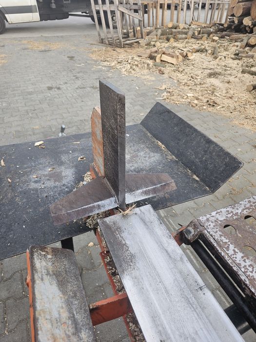 Crepator lemne 26 tone