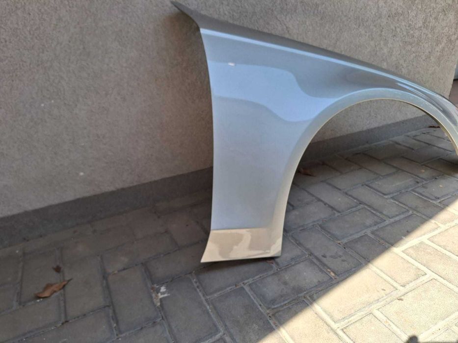 Aripa Fata Dreapta Audi A4 B8 An 2011-2015 Vopsita Auriu