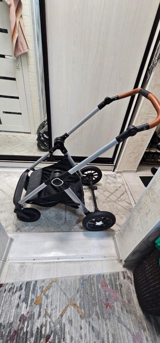 Стульчик для кормления и Коляска трансформер (2 в 1)