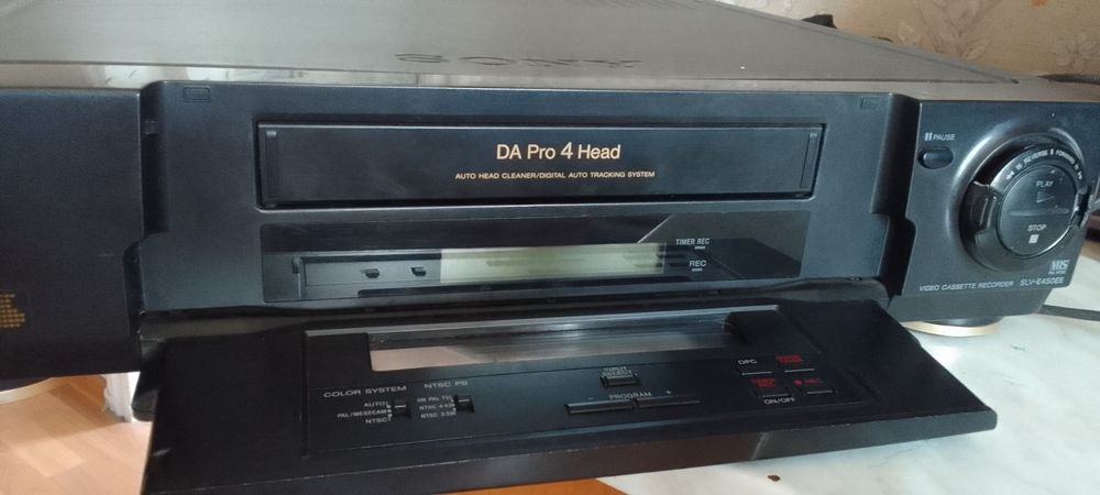 Видеомагнитофон Sony