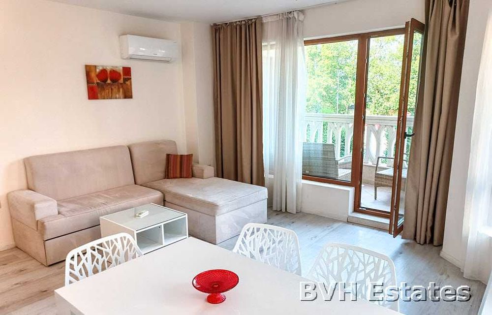 Тристаен апартамент с морска гледка във Varna Southbay Residence