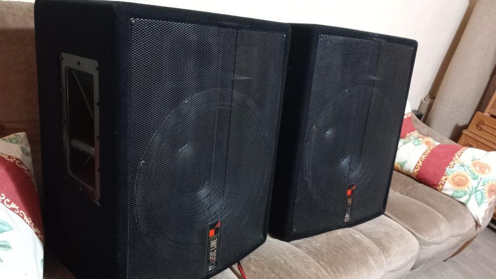 Vlnd doua incinte pe 15" Hk.inpecabile și perfect functionale