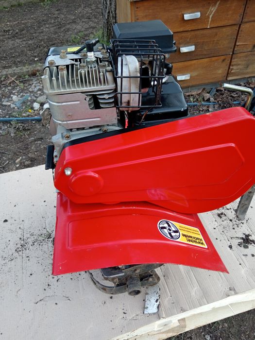 Vând motosapă Bright straton