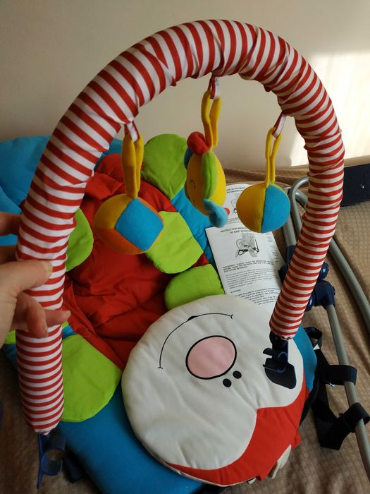 Бебешки музикален шезлонг Чиполино- чисто нов.